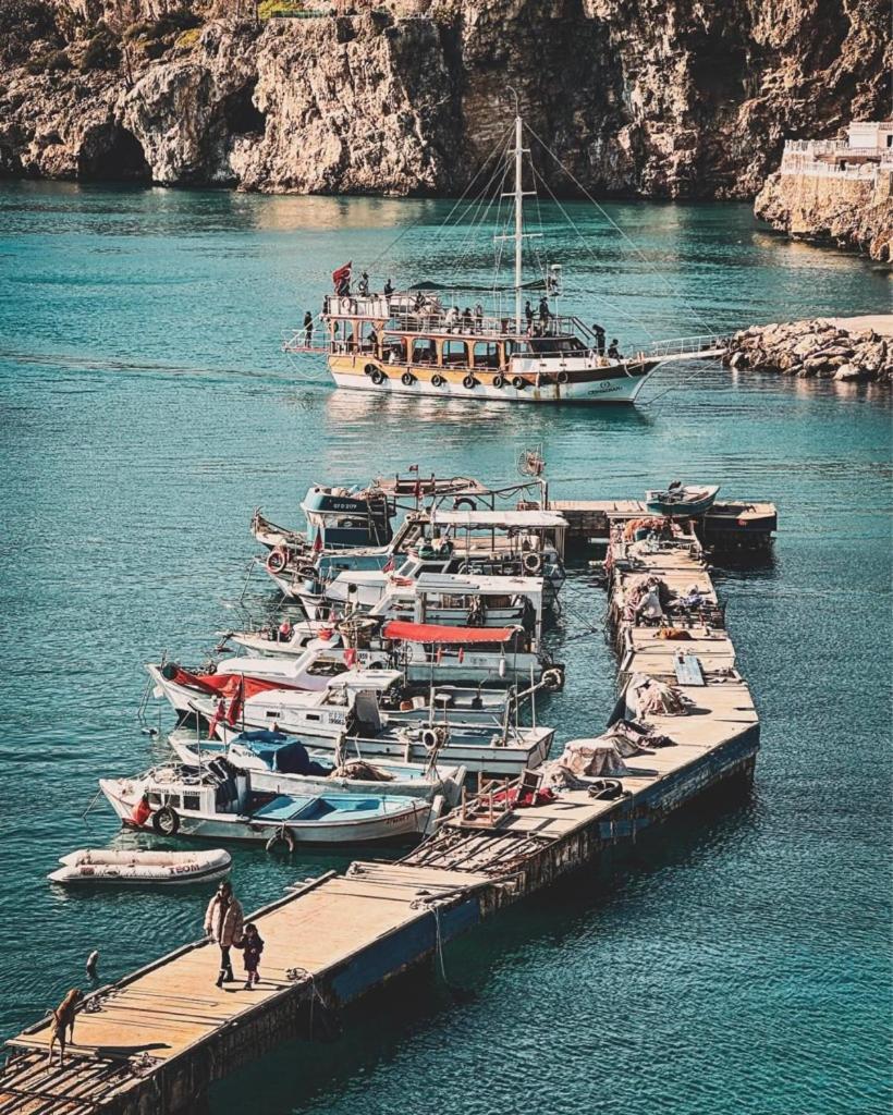Kaleici Muhtesem Ayri Mutfakli Uygun Fiyat Ev * Antalya